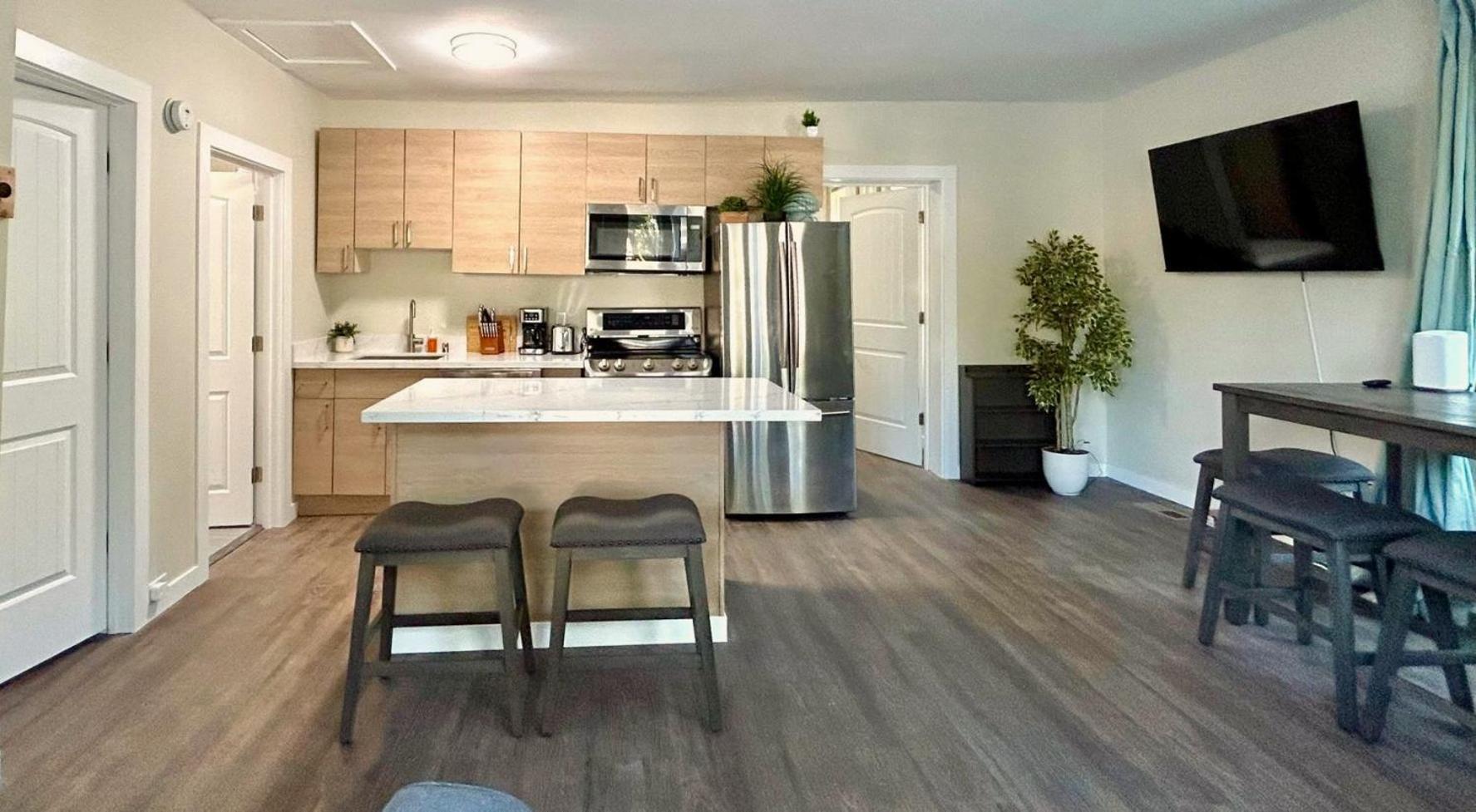Dt Stylish & Newly Renovated 2bdrm Kq Beds Sea Tac 6 Miles * Renton