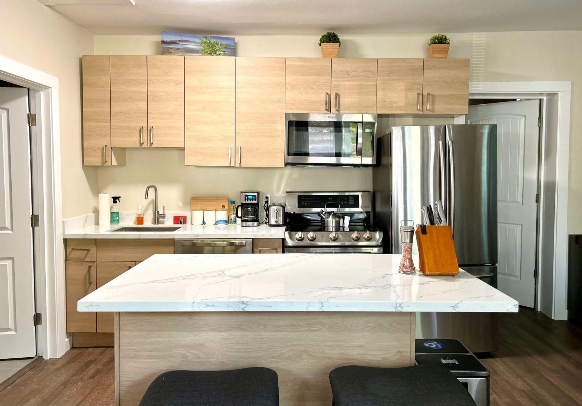 Dt Stylish & Newly Renovated 2bdrm Kq Beds Sea Tac 6 Miles